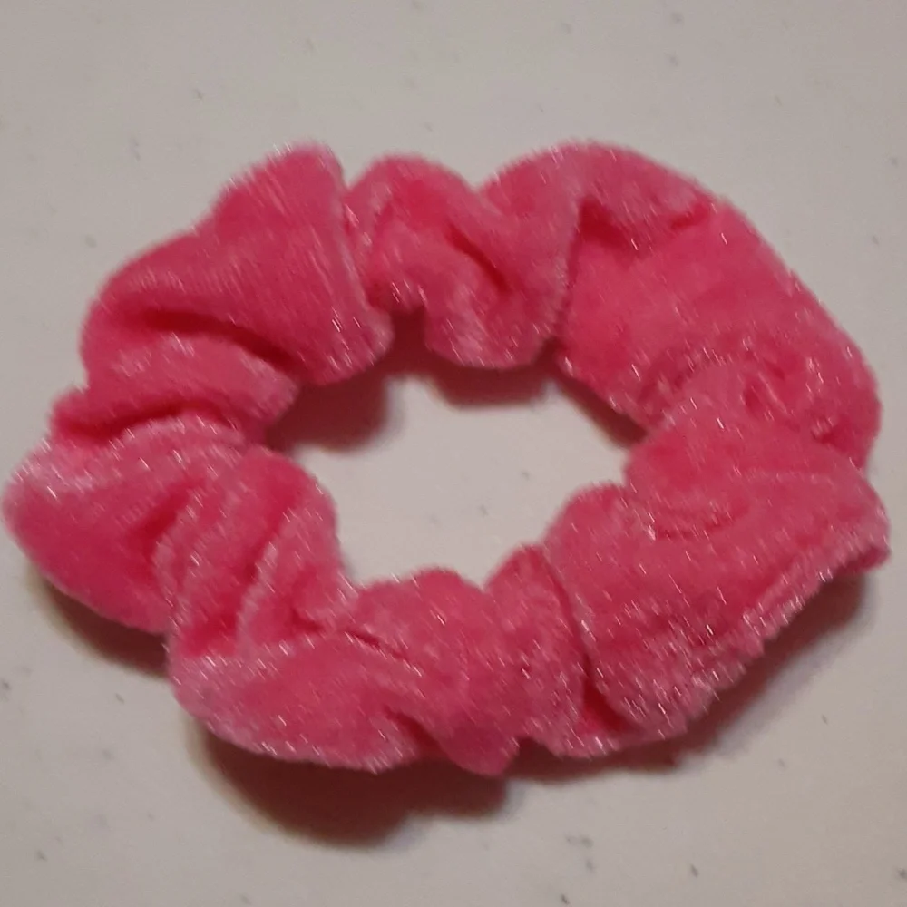 Scrunchie Set - Picture 3 of 4